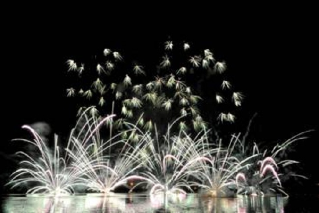 Đêm pháo hoa rực rỡ thổi lên một đêm Hỏa hoành tráng 