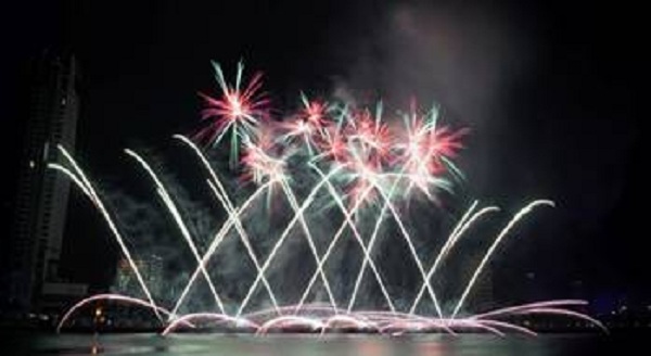 Đêm pháo hoa rực rỡ thổi lên một đêm Hỏa hoành tráng 
