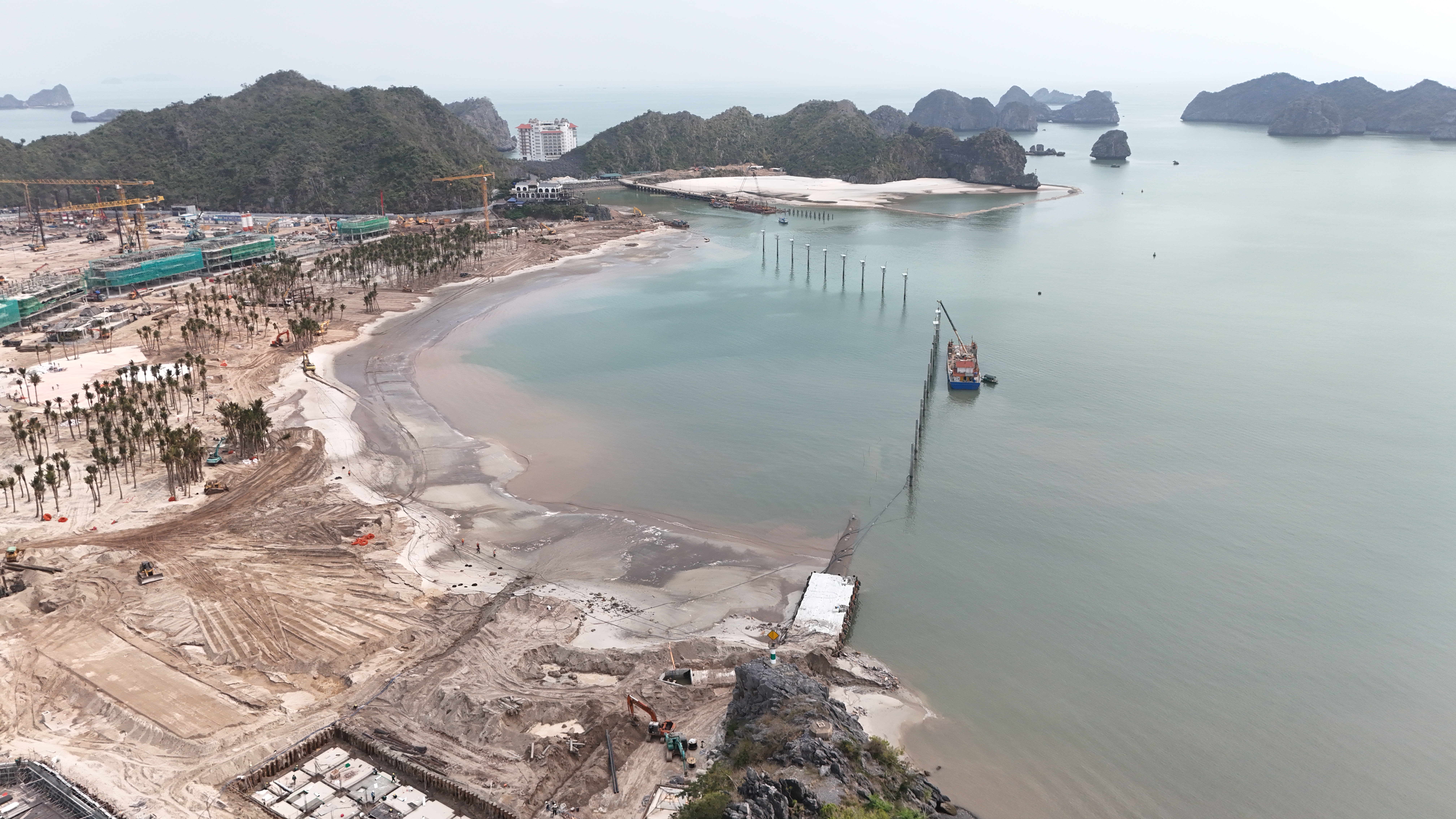 Hạ tầng giao thông và tiện ích