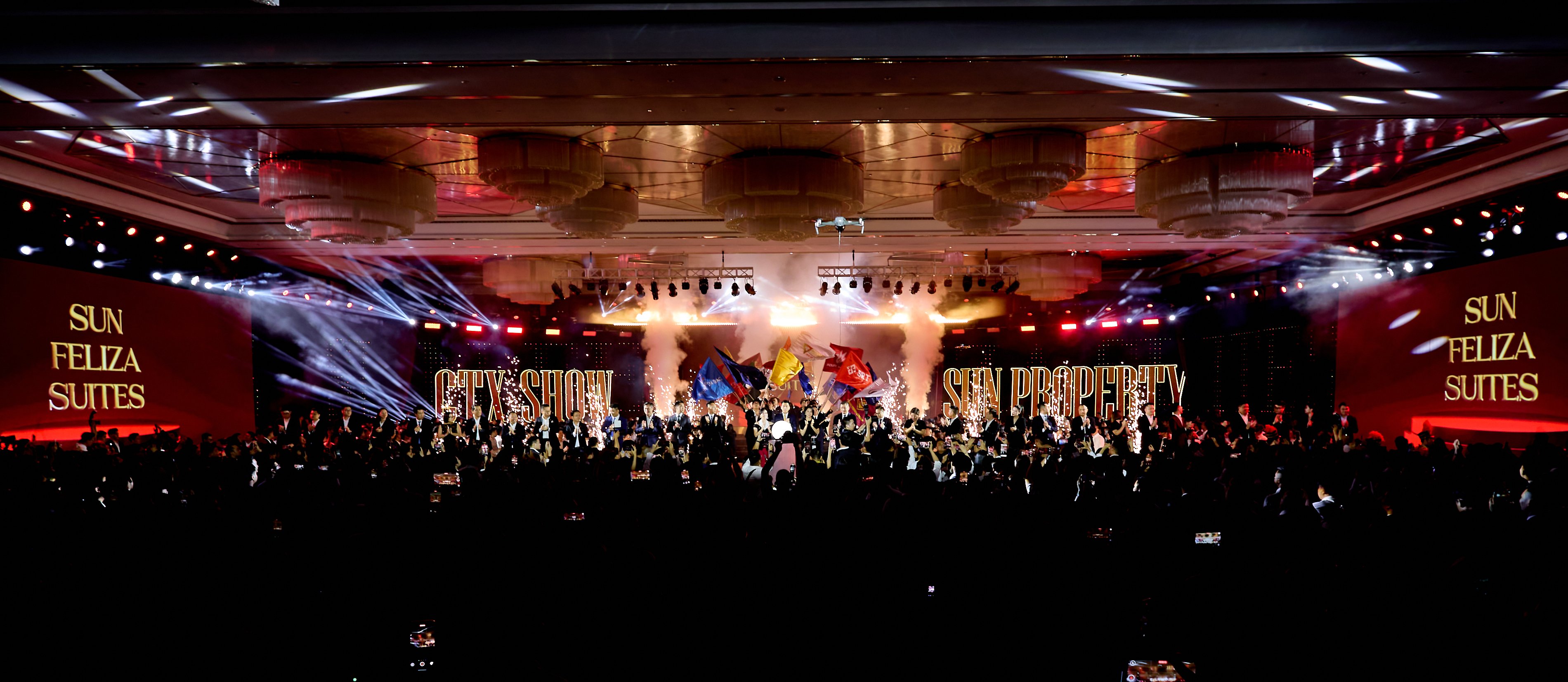 Không khí bùng nổ với gần 2000 chiến binh kinh doanh tại Kick off Sun Feliza Suites