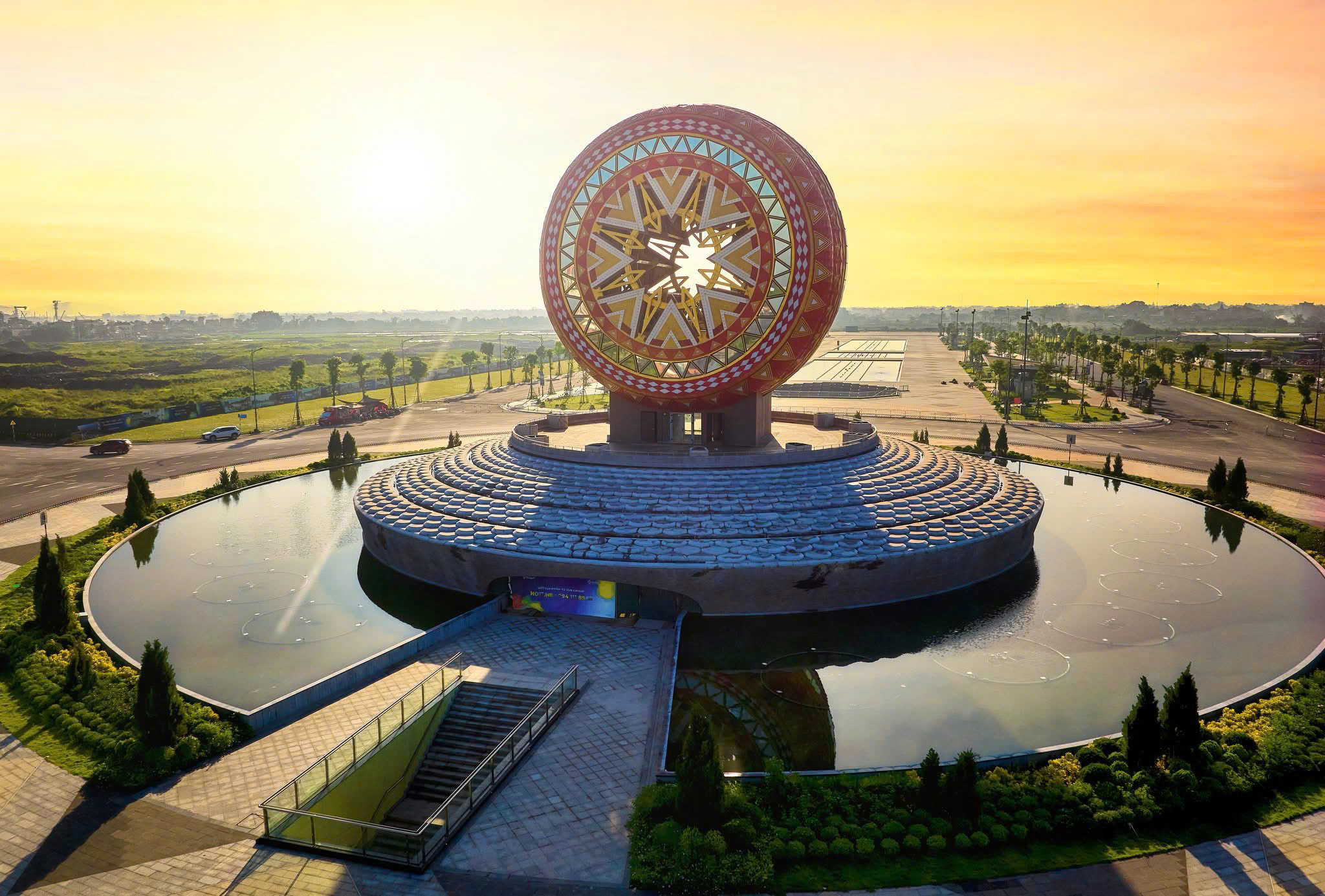 Biểu tượng trống Đọi Tam tại Sun Urban City